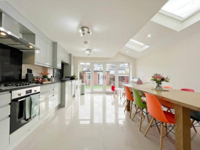 Luxury Central Windsor 5 Bed Home, Parking, Private Garden - Windsor Castle View, Legoland, Ascot, Heathrow Airport
